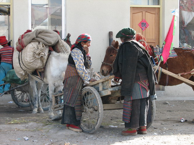  Tingre is on the main road between Kathmandu, Nepal and Lhasa, Tibet.